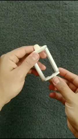 Cuando ❓️el soporte de📱 tripode se rompe!!😱🚫 📽🎬 casero con lapiceros🖊🖊☝️😃💡#reposadorparacelular #sujetadordetelefono #tripode #bic #pvcpipe