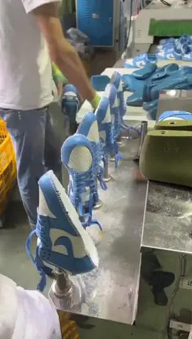 Take you to understand how Chinese shoe factories produce shoes #jordan #dksneakers #sneakers #air jordan #air jordan1 #nike #shoes 