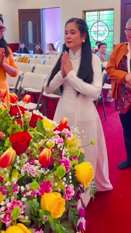 Nam Mô bổn sư Thích ca mô ni phật🙏🙏🙏 nay Mua lễ Phật đản đến con xin nguyện Đức Phật phù hộ độ trì cho thế giới bình an và an lạc nam mô bổn sư Thích ca mô ni phật 🙏🙏🙏🙏