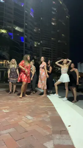 bump like this🤪 florida edition  #bumplikethis #fyp #girlstrip 
