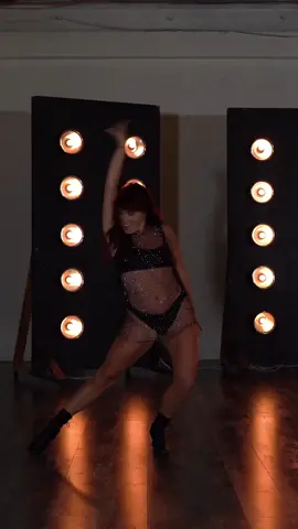 Man i feel like a woman #jazzstyle #jazz #professionaldancer #dance #dancechallenge #fyp #shaniatwain 