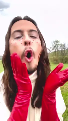 Professional music video disruptors hard at work. #gvf #gretavanfleet #starcatcher #newmusic #meetingthemaster 