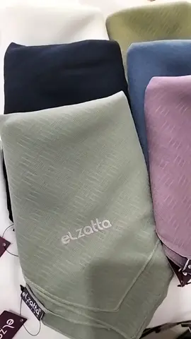 SINII KAK ADA KERUDUNG NIH SEGI EMPAT KEISHA DHARA By Elzatta #elzattahijab #dhara #KEISHADHARA#tekstur #kerudungsegiempat 