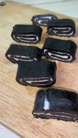 Oreo Rolls is an easy, no-bake recipe using Oreo biscuits with only 3 ingredients #FoodFestOnTikTok #SeaGames2023 #FoodiePh #oreorolls #OreoSwissRolls #kimcuisine  