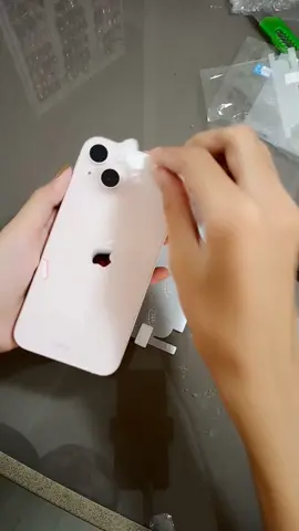 Back and side body cover skin protector untuk iphone <3 Buat yang suka lepas pasang case dan takut kegores mending pake ini aja, aman anti gores gores club 😍✨  Cuma 20ribuan aja 😍 Buruan cek keranjang kuning #antigoresiphone #iphone13 #skinprotector #backglasscover 