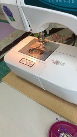 #sewingtiktok #quiltingtiktok #sewing #fabric #quiltersoftiktok #sewingmachine #asmr #asmrsewing 