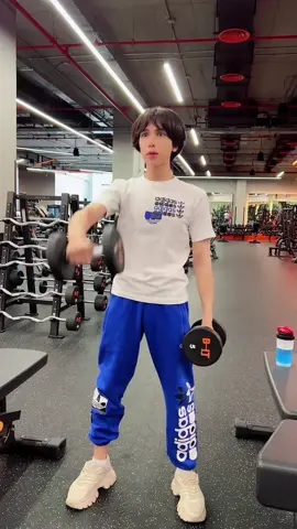 تمرين اكتاف 😬💪🏻 #مودي_اندي #تمارين_رياضية #تمارين #تمرين_اكتاف #جيم #تمرين_اليوم #modyandy #gym #workout #shoulderworkout 