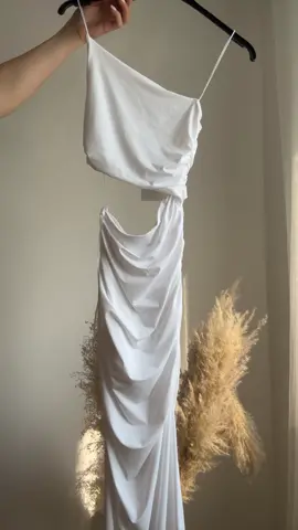 Perfect white dress from Zara #fyp#dress#whitedress#zaradress#zara#zaraoutfits#outfitideas#minimalstyle#easyfashion  #outfitideas 