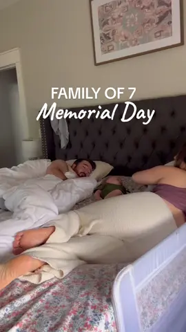 Pretending its hotter than 70 and we are on a boat for memorial day 😆 #ditl #ditlofamom #ditlvlog #Vlog #memorialday #momtok #summerbreak #sahm #Lifestyle #lifestyleblogger #bigfamily #momof5 #parentsover30 