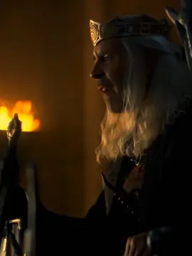 tiraram tanto o veio do sério que ele perdeu os cabelo os dente e o olho kkkk #rhaenyratargaryen #emilycarey #houseofthedragon #edit #acasadodragão #viral #targaryens #daemontargaryen 