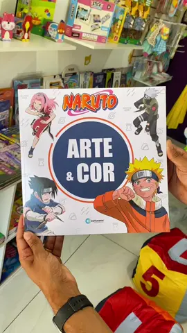 Um livro de colorir com folhas grossas e desenhos artísticos. Crianças - e adultos também - se divertem colorindo. 😁 #lojaonline #livrosinfantis #anime #naruto #livrosdecolorir 