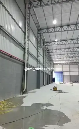 Finalizando mais uma obra 🙌🏻 cliente Lube Distribuidora 🤜🏻🤛🏻  #galpao #estruturametalica #telhagalvalume  #galpaoindustrial #EngenhariaCivil 