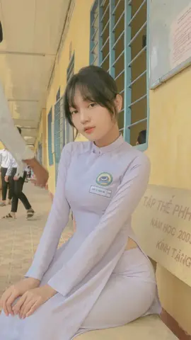 cwek Vietnam kok bisa yah langsing2 banget tapi ngak tepos juga🤧#vietnamgirl🇻🇳 #aodaivietnam #vietnampride🇻🇳🤟 #seragamsekolahvietnamaodai #aodai 