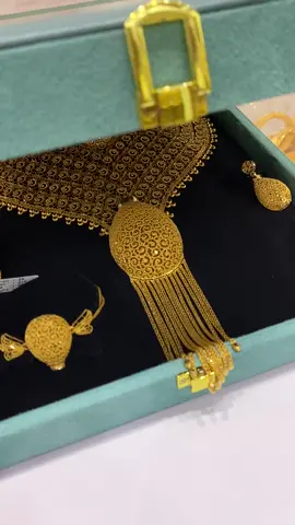 طقم ذهب كويتي عيار 21#حصري #دبي#الامارات_العربية_المتحده🇦🇪_بوظبي❤️#اليمن_الكويت_العراق_السعودية #اليمن_صنعاء_تعز_اب_ذمار_عدن #dhrnico ##ueyu #vshojo #