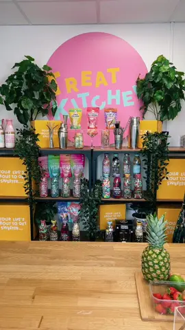 Georgia’s ready to bring you all brand new products in today’s live at 3pm #tiktoklive #kingcharles #sweetsoftiktok #sweetsinaglassbottle #treatkitchen #treatkitchengifting #Summer #snacksoftiktok #gummysweets #cocktails #tiktokshop #tiktokmademebuyit 