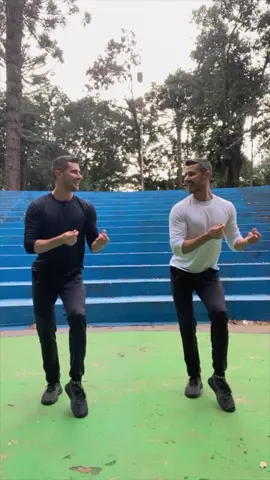 I feel good! . . . #ifeelgood #dance #dancechallenge #coreography #coreografia #dancer #dança #baile #bailar #musicasquemarcaramepoca #60s #anos60 