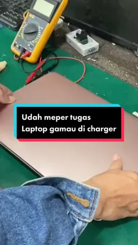 siapa nih yang punya kendala yang sama, laptop di charge dan gamau nyala, kalian bisa langsung dateng ke kita untuk konsultasikan kerusakan laptop kalian secara gratis ya✨ #laptopsecond #repairlaptop #servicelaptop #servicelaptopmurah #fyp #yourpage #laptoplifestyle #depok #jakarta 