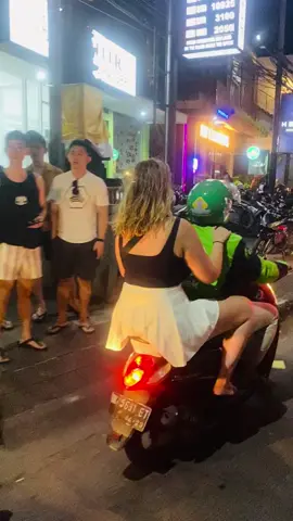 Bali nyenii cah #fyp #fypシ #bali #jalanjalanbali #jalanjalanmalam #bahanswmu #bulebali 