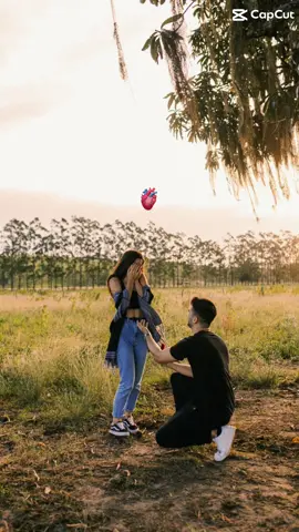 O primeiro vídeo com esse compilado de fotos do nosso noivado.❤️ #casal #casaltiktok #Vídeosromânticos #EditsDeCasal #CapCut 