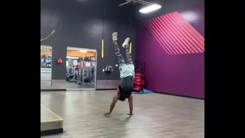 #instafit #adulting #Fitguy #active #IRL #explorepage #xyzbca #TikTokFitness #training #donttrythisathome #stuntman 