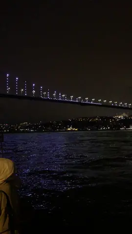 #deniz #gece #GeceStoryleri #tiktoktravel #tiktoktürkiye #SahilStoryleri #StoryGece #DenizStoryleri #istanbul #ortaköy #kumpir #fsm #köprü #dostlukkardeşlik 