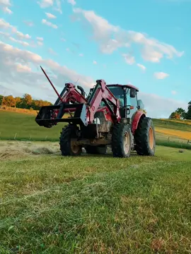 New edit🔥  #caseih #tractor #country #countrymusic #oldcountrysongs #farming #hay #balinghay #wv #fyp #westvirginia 