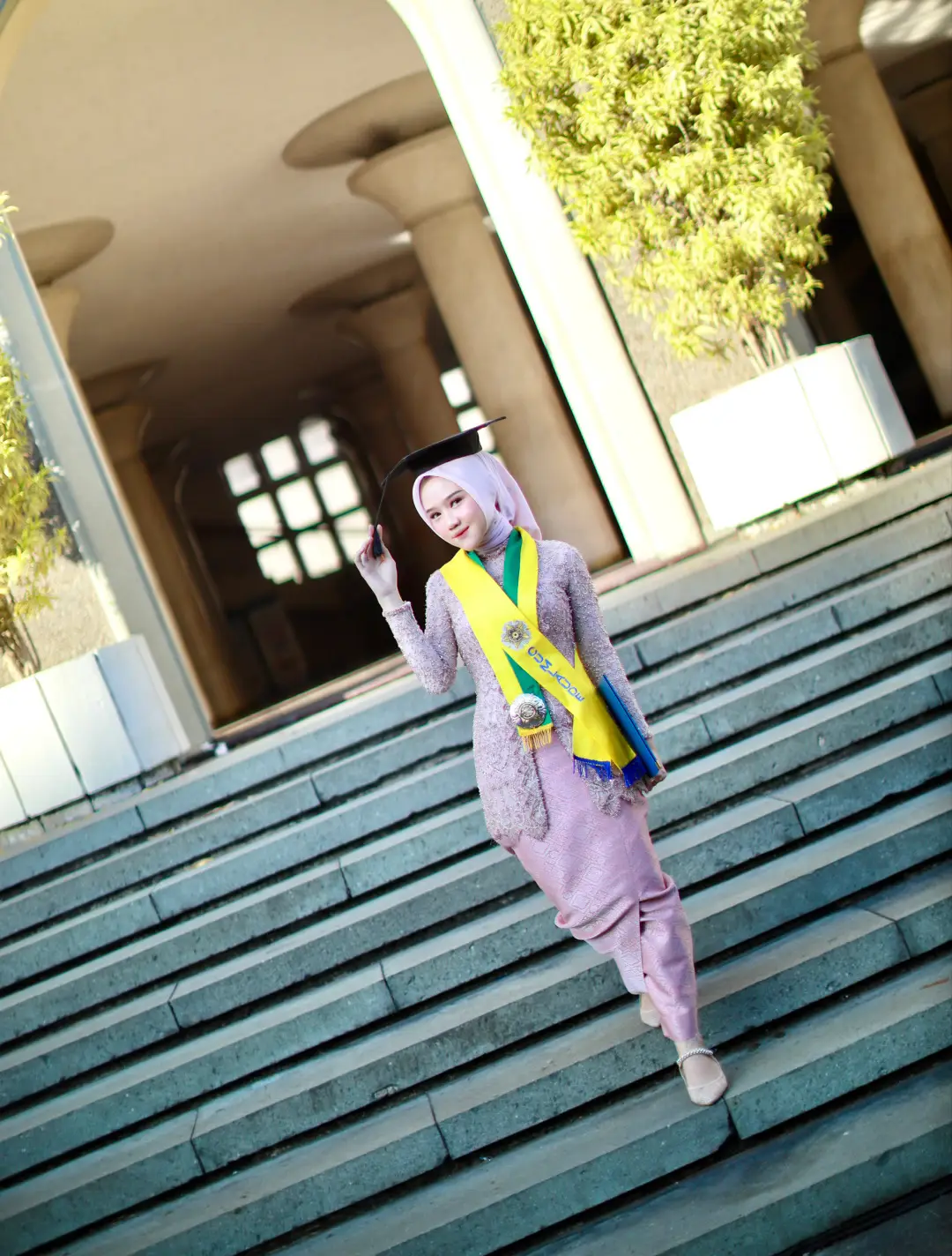 Alhamdulilah bisa foto keluarga lengkap🥺🤍 #wisuda2023 #wisudaugm2023 #graduation #graduationugm #medicalstudent 