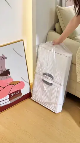 Tủ gấp gọn đa năng - Sự tiện lợi và sang trọng trong không gian sống Trong cuộc sống hiện đại ngày nay, việc tận dụng không gian một cách thông minh và hiệu quả là một yếu tố quan trọng. Với tủ gấp gọn đa năng, mọi vấn đề này sẽ được giải quyết một cách dễ dàng và tinh tế. #medobepnoidiatrung 