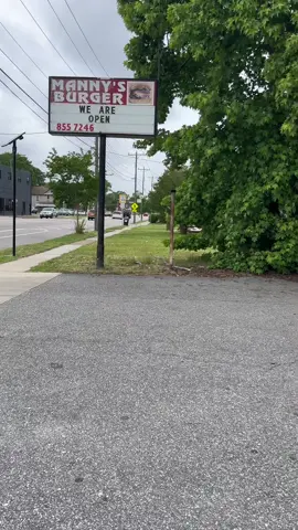 Manny Burgers located in Norfolk, Va is definitely a WIN 🥇 they burgers was juicy , the fries was FRESH out the grease & they Sweet Tea wit Lemonade didnt give me diabetes ‼️ I give it a 8/10 😋🤤 #norfolkva #mannyburger #fyp #foryoupage #Foodie #foodtiktok #foodreview #food #norfolk #viral #eats #757foodie #757tiktok 