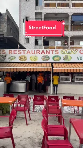 Les amoureux du poulet vous allez adorer ce maquis. Cest mon préféré ils font les meilleurs poulets 🤩 Mon favoris cest le poulet grillé.  💶: Demi 3000 / 1 poulet 6000 Yopougon complexe  #pourtoi #fypシ #abidjan225🇨🇮 #restau 