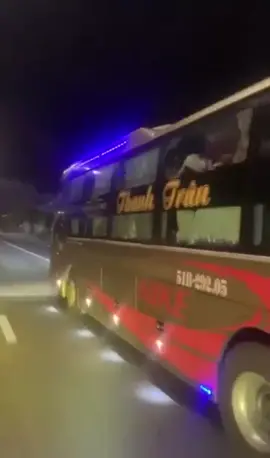 phá quá phá 😂😂 #xekhachvietnam #47daklak #nhaxethanhtrân #anhphuxe47 #anhphuxethanhtrân #ql14đăknông #29205 #xuhuong 