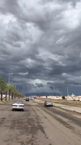#CapCut#اكسبلور #تصوير #احترافي#غيوم #جعل_السحاب_اللي_معه_برق_ورعود#السعودية #الشعب_الصيني_ماله_حل😂😂 #امطار 