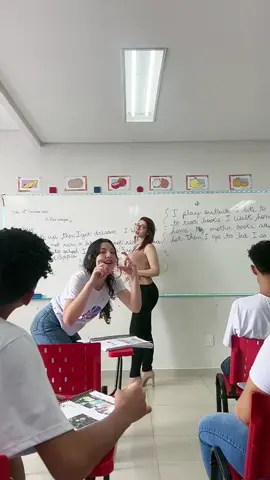 Vê se pode um trem desses! 😅🤣 #professora #escola #cibellyferreira 