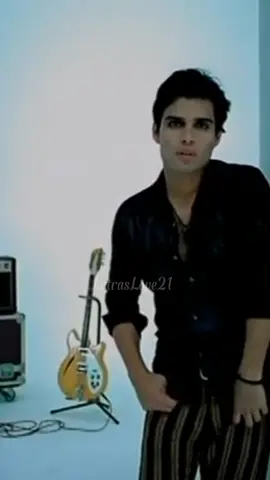 Alguien que bese como tú - Pedro Suárez Vértiz 🥺 #letras #musica #lyrics #rockenespañol #rockperuano #pedrosuarezvertiz #fypシ #fyp #parati #rolitaromantica 