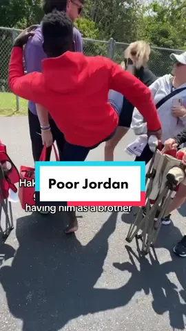 Luckily she dodged it quickly @jordan @b @DEATHWALKIN #brothers #boys 