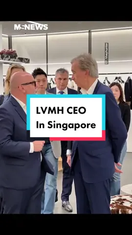 It is unconfirmed if he did pull up in a lambo 🤔 #mustsharenews #sgnews #tiktoksg #sgtiktok #singapore #LVMH #bernardarnault 