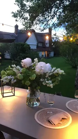 Taking a moment to pause, collect your thoughts and relax and unwind in the garden can be incredibly beneficial to your mental health #gardendesign    #gardendecor    #gardening    #gardenideas    #gardenlove    #houseandgarden    #gardendecoration    #backyard    #homedecor    #beautifulgardens