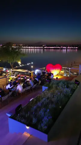 The Harbin Railway Bridge under the night is so romantic