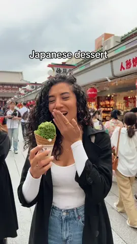 Like a matcha noodle “ice cream” 😱 This is a layered dessert cake topped with matcha Mont Blanc and not an ice cream but the presentation is adorable. If you love matcha you must try this when you visit Tokyo 💚 📍Asakusa, Tokyo @chacha.futatsume  . . . #tokyo #matcha #dessert #japanesefood #japantravel 