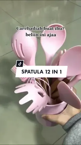 Dijamin ibu kalian makin rajin masak😂😂buruan checkout!!!🥰  #spatula #spatulaset #promo #diskon #alatdapur #fyp #spatulasilikon 
