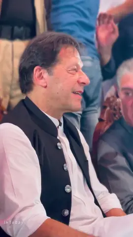 Smile😘😍 #trending #trendingsong #fyp #imrankhan #pti @PTI OFFICIAL 