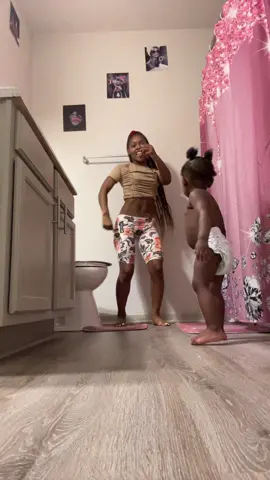 This baby so funny 😂😂 #notwerkingbabies😂 