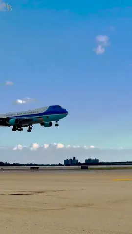 Inside Air Force One: Secrets to Presidential Travel #shorts #airforceone #plane #planes #planespotting #president #presidents #worldleaders #travel #boeing #barrackobama #donaldtrump #donaldtrump2024 #joebiden #power #powerful #sky #clouds #cloud #supersonic #commandcenter #commandcentre #cia