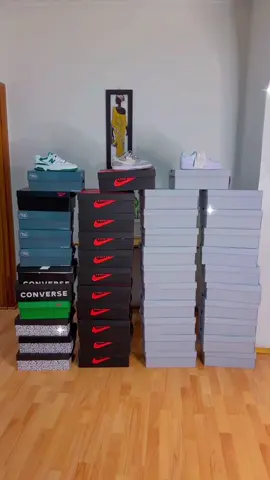 I sell sneakers🥰🫶