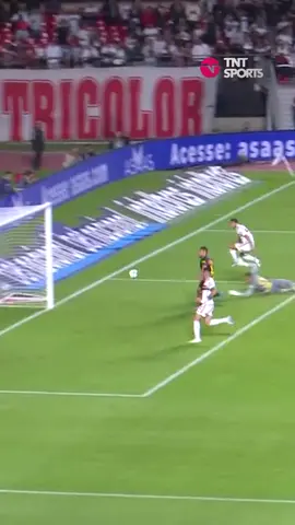 O MICHEL ARAÚJO SIMPLESMENTE LEMBROU O LIONEL MESSI CONTRA O BOATENG! 👏👏 Que golaço espetacular do jogador do São Paulo! Foi um gol importante! #CopaDoBrasil2023 #sãopaulo #golaço #futebol #tiktokesporte