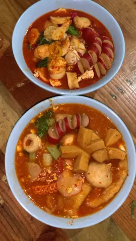 Siapa coba yg gak ngiler🤣 Yuk nyeblak di seblak Teh Dinda🤤🤤#seblakbogor #indonesiafood #seblakviralbogor #makananenak #rekomendasimakanan #rekomendasiseblak #tiktokkulineran #kulinerbogorhits #seblaktehdinda #idemakananmurah #makananhits #kulinerindonesia #kulinerbogorenak #ciomasviral #indonesianfood #foodindonesia #kulinermakanan #jajanan #jajanmakanan #pengujungtahun2022 #fypシ゚viral #capcut 