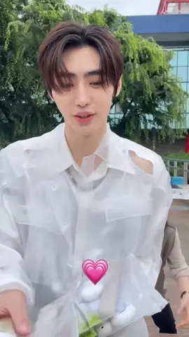 bening putih bersih rapih ganteng 😭☝🏻 #enhypen #sunghoon 