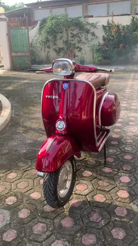 Pas pertama MAESAROH si vespa merah selesai di bangun 🥰🥰🥰 #vespaklasik #vespaclassic #vespapx #vespapx150 #vespasuper #vespasuper150 #vespaexcel #vespaexclusive2 #vespaindonesia #naikvespa #fyp #fypシ 