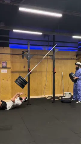 Minus one... #anatoly #prankvideo #gym #gympranks #funnyvideos 