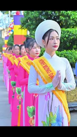 Lễ Phật Đản - Chùa Hoằng Pháp 2023- Phật lịch 2567. Con thật biết ơn vì có được cơ hội phụng sự nghi lễ. Nguyện đi đâu làm gì cũng giữ tâm từ bi. #lephatdan2023 #chuahoangphap #lienhoa #phatlich2567 